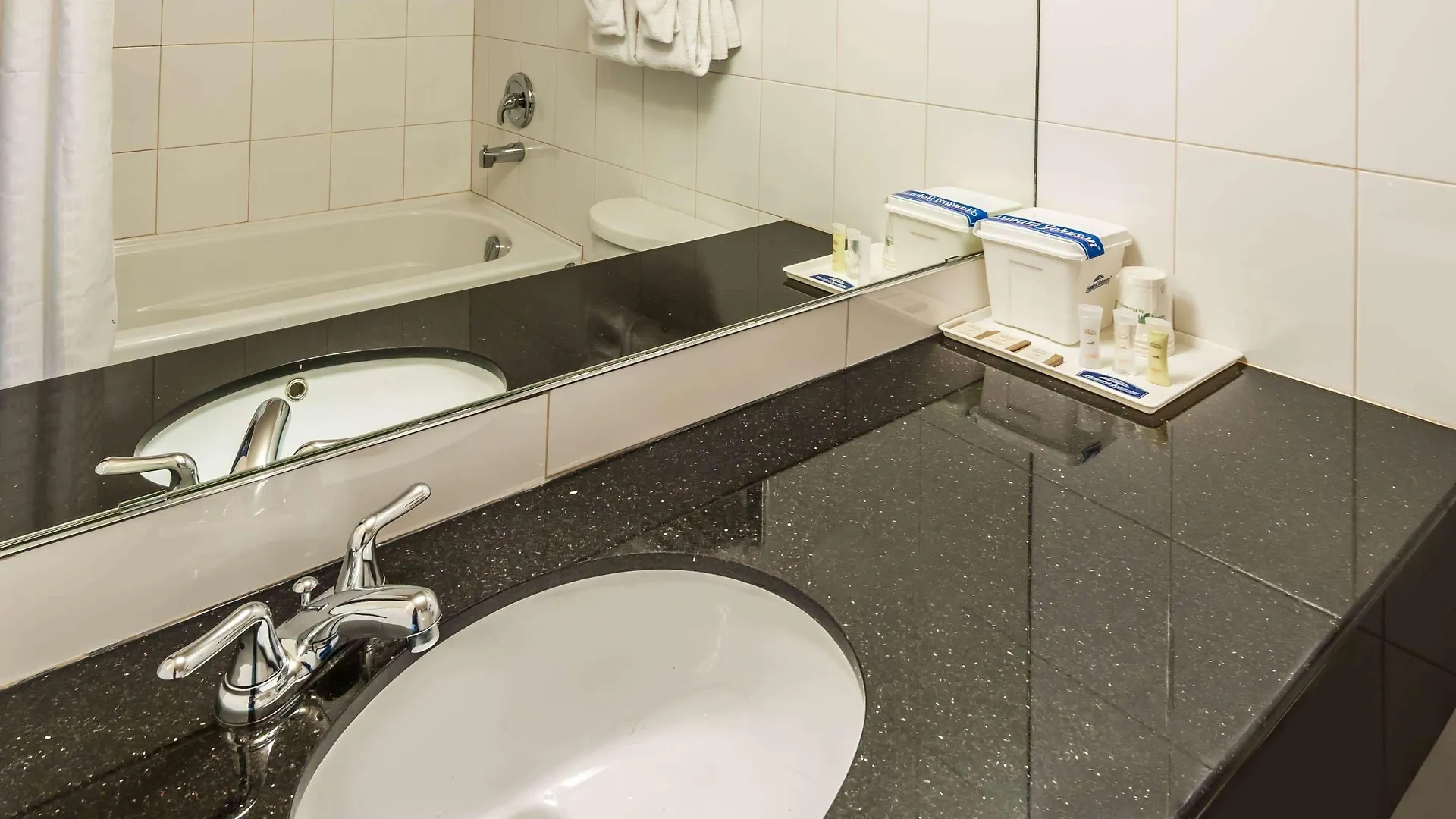 Bedfort Inn & Suites Edmonton Hotel