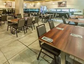 Hotel Bedfort Inn & Suites Edmonton
