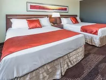Bedfort Inn & Suites Edmonton 3*,